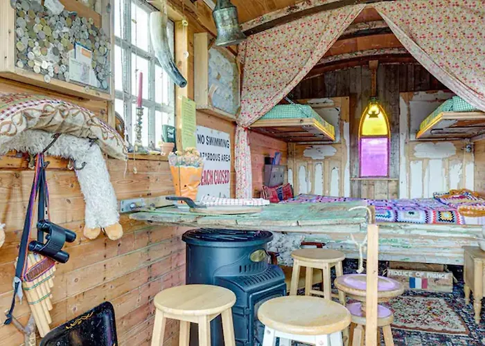 Glamping Wagon - 1 X Double Bed 2 X Single Bed بيت للعطل سكرابورو